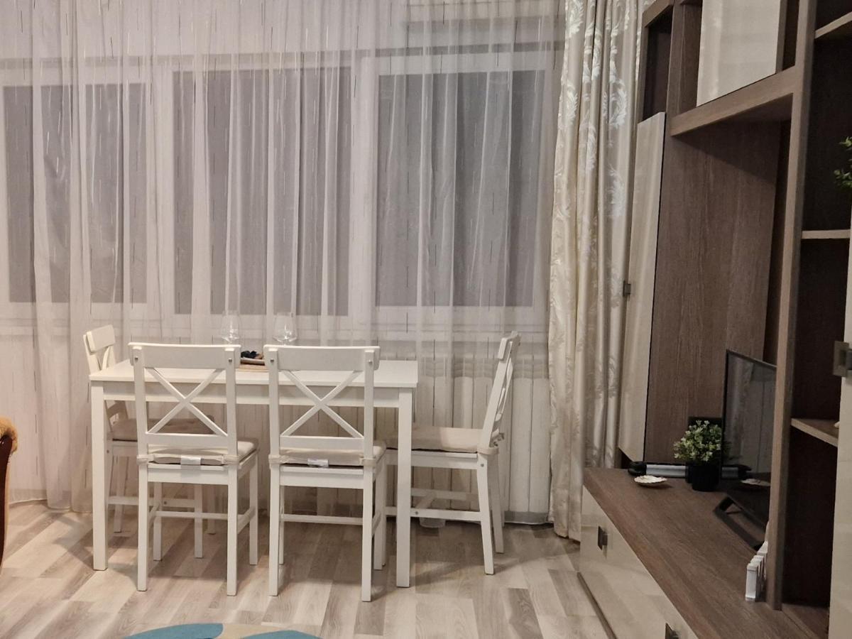 City Center Apartment Bukarest Exteriör bild